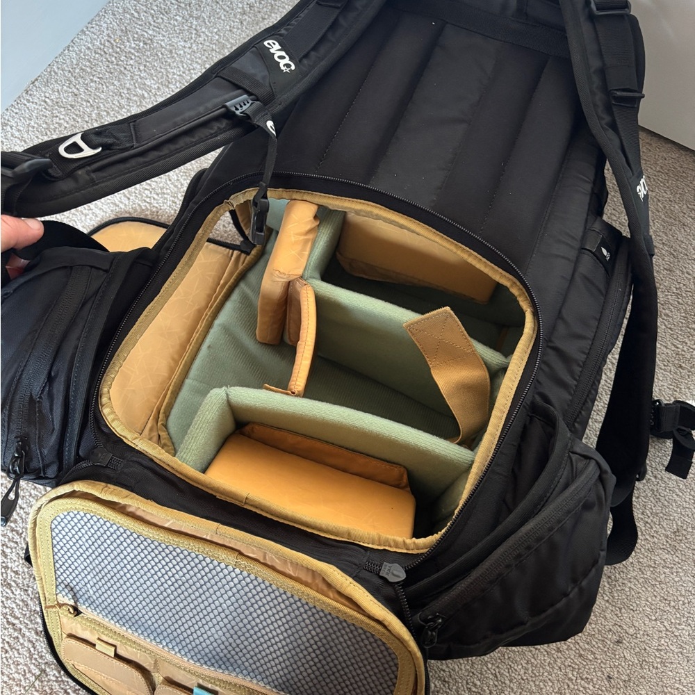 Evoc 18l Camera Backpack - Black - image 4